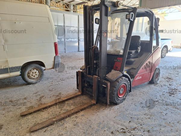 Carrelli elevatori in vendita