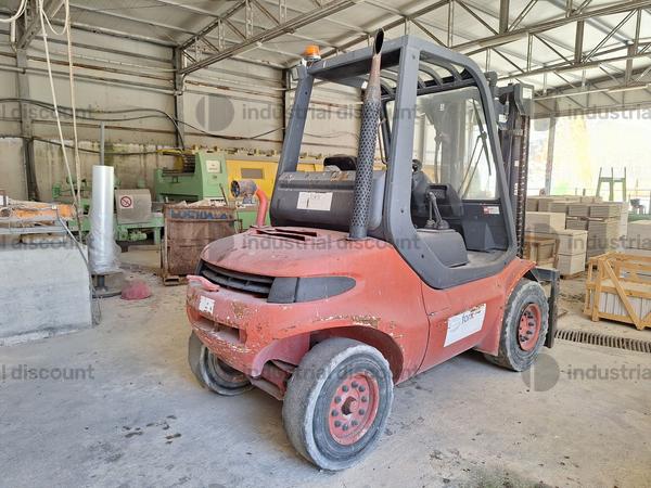 Carrelli elevatori in vendita