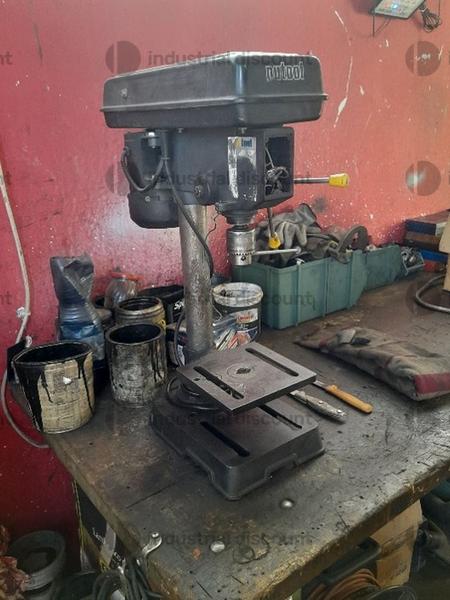 Attrezzatura officina in vendita