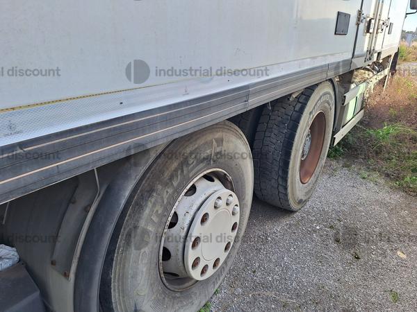 14#10195 Furgone isotermico RENAULT TRUCKS 310DXI con sponda caricatrice in vendita - foto 5