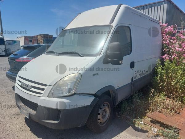 2#10196 Furgone Iveco Daily Minivan in vendita - foto 3