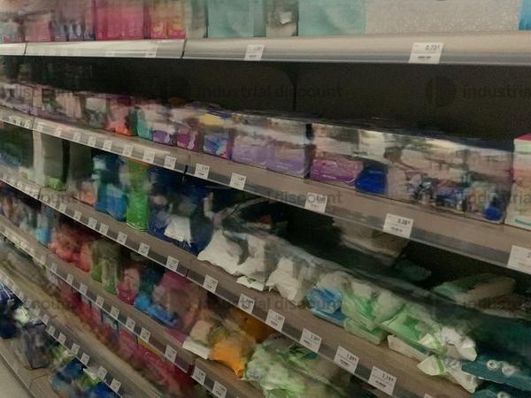 1#10207 Invito a offrire scaffalature e arredi di profumeria in vendita - foto 25