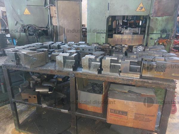 10#10213 Scorte, Materie prime, Lavorati, Semilavorati, Stampi e Scarti di materiale ferroso in vendita - foto 9