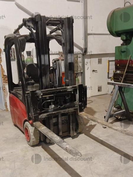 Carrelli elevatori in vendita