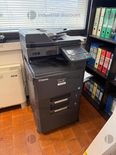 2#10242 Arredamento da ufficio e attrezzatura elettronica in vendita - foto 2