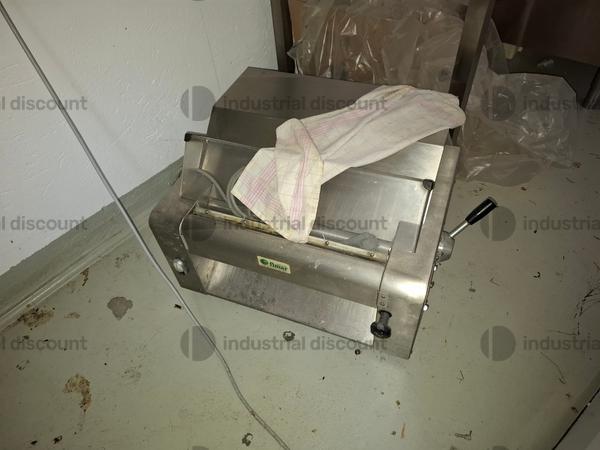 1#10276 Attrezzature per ristorazione e arredi e subingresso voltura di titoli amministrativi di posizioni connesse all'attività in vendita - foto 16