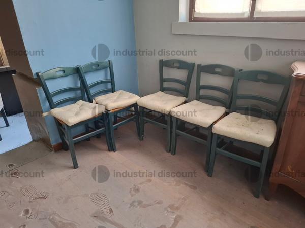 1#10276 Attrezzature per ristorazione e arredi e subingresso voltura di titoli amministrativi di posizioni connesse all'attività in vendita - foto 35