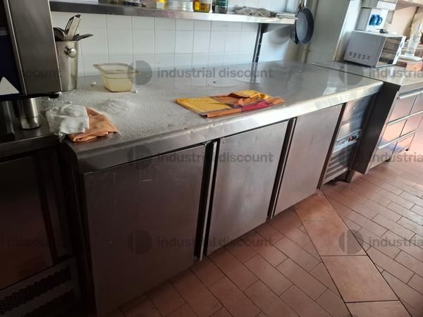 1#10276 Attrezzature per ristorazione e arredi e subingresso voltura di titoli amministrativi di posizioni connesse all'attività in vendita - foto 57