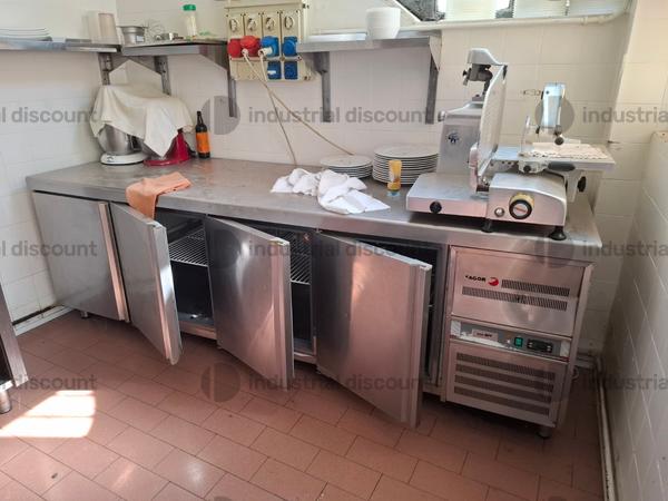 1#10276 Attrezzature per ristorazione e arredi e subingresso voltura di titoli amministrativi di posizioni connesse all'attività in vendita - foto 69