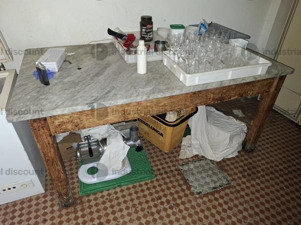 1#10276 Attrezzature per ristorazione e arredi e subingresso voltura di titoli amministrativi di posizioni connesse all'attività in vendita - foto 75