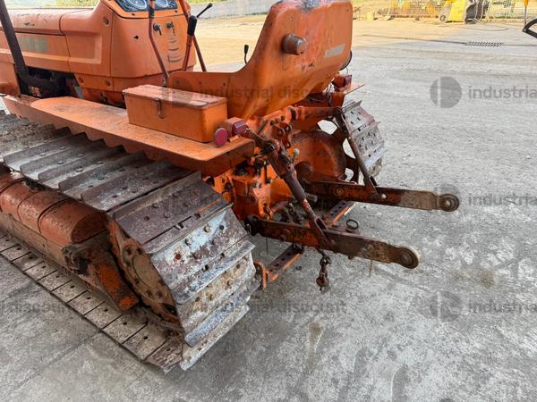 10#10300 Trattore cingolato Fiat 605 in vendita - foto 3