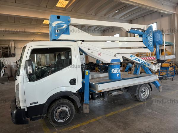 8#10300 Piattaforma Socage montata su Nissan Cabstar in vendita - foto 4