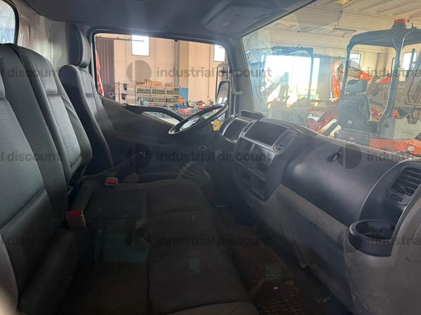 8#10300 Piattaforma Socage montata su Nissan Cabstar in vendita - foto 6