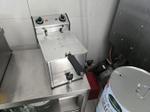 Immagine 8 - Friggitrici elettriche Cappa aspirante Officine Bano - Lotto 6 (Asta 10318)