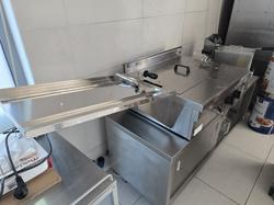 Friggitrici elettriche Cappa aspirante Officine Bano - Lotto 6 (Asta 10318)