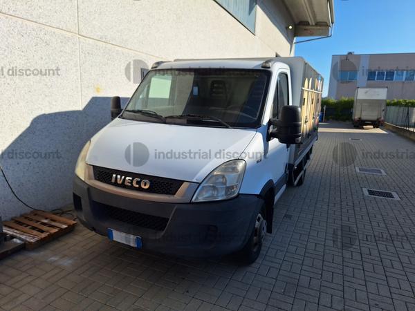 1#10324 Cessione d'azienda operante nel settore della vendita e distribuzione alimentare in vendita - foto 1
