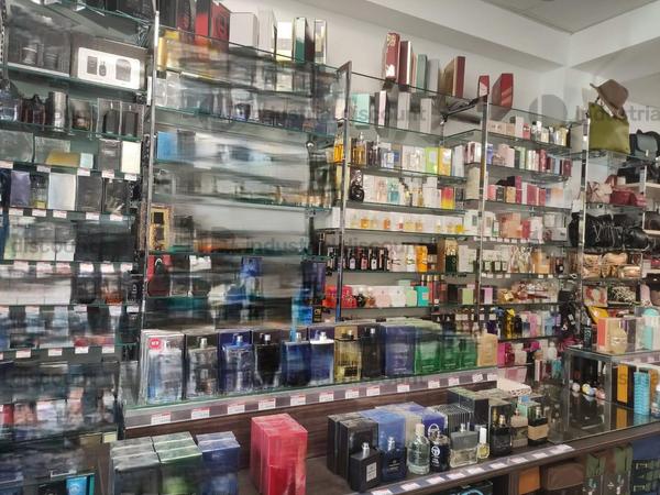 1#10327 Invito ad offrire per complementi di arredo per negozio e piccola attrezzatura in vendita - foto 2