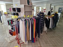 Abbigliamento, tessuti e accessori casa - Lotto 4 (Asta 10334)