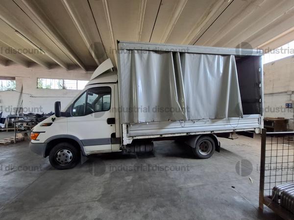 1#10340 Autocarro Iveco Daily in vendita - foto 2