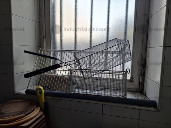 1#10342 Attrezzature accessori e arredi per ristorazione in vendita - foto 85