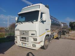 Motrice con cisterna VOLVO FH16 - 520 - Lotto 5 (Asta 10347)
