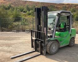 Carrello elevatore Cesab M330 - Lotto 1 (Asta 10350)
