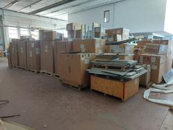 Asta di arredi per strutture sanitarie uffici attrezzature da officina autocarri e autovetture - Lotto 0 (Asta 10368)