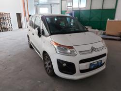 Autocarri autovetture e carrelli elevatori