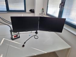 2 monitor Philips 243V 24' Full HD con braccio snodabile – set 3 di 15 - Lotto 3 (Asta 10373)