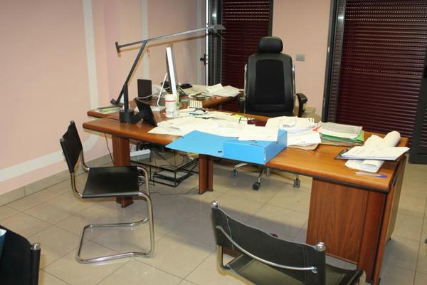12#1097 Arredi e attrezzature ufficio in vendita - foto 4