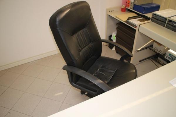 147#1137 Arredamento e attrezzatura da ufficio in vendita - foto 18