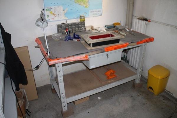 83#1137 Tavoli da lavoro e scaffalatura in vendita - foto 1