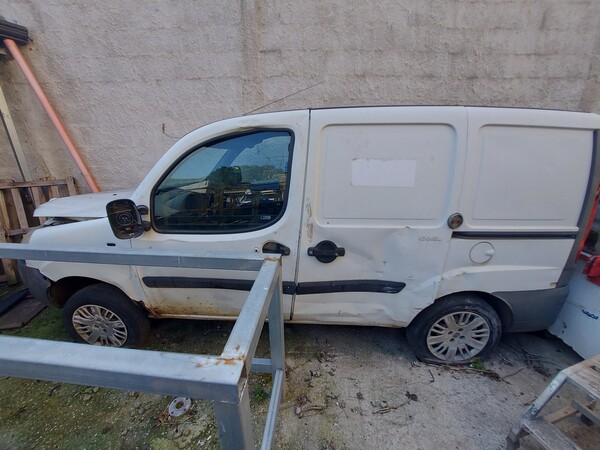 1#12020 Beni mobili registrati, mezzi meccanici per movimentazione dei carichi e blocco arredi in vendita - foto 11
