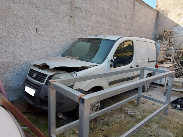 1#12020 Beni mobili registrati, mezzi meccanici per movimentazione dei carichi e blocco arredi in vendita - foto 12