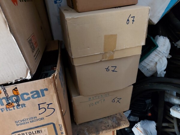 3#12020 Macchine per aspirazione solventi, apparecchiature di vario genere con ricambi e blocco arredi in vendita - foto 17