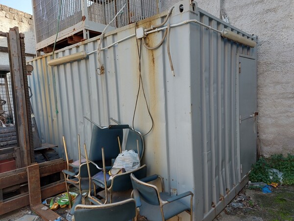 5#12020 Container in metallo, apparecchiature da lavoro con ricambi e indumenti da lavoro in vendita - foto 5