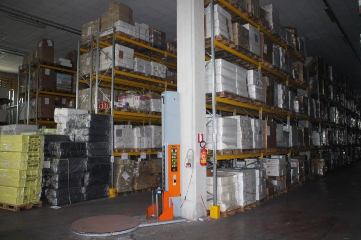 Lot Industrial shelving