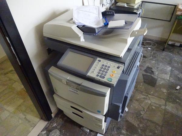 55#14940 Arredamento e attrezzatura da ufficio in vendita - foto 2