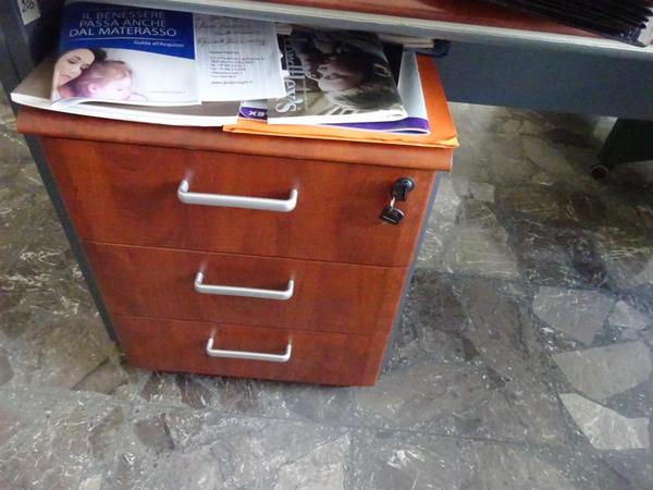 55#14940 Arredamento e attrezzatura da ufficio in vendita - foto 27