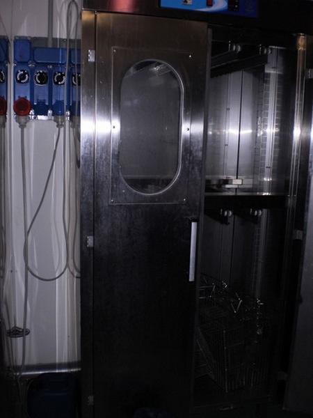 33#1618 Armadio sterilizzatore con tavolo a ribalta in vendita - foto 1