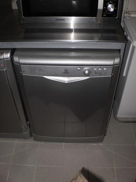 5#1618 Arredi e attrezzature ufficio in vendita - foto 3