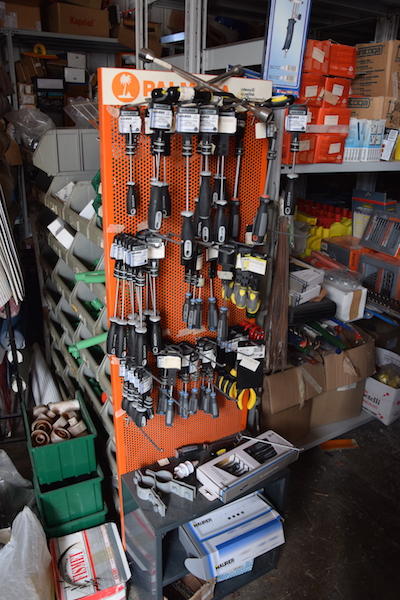 3#1623 Materiale vario per ferramenta in vendita - foto 3