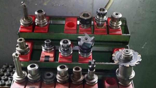 20#1830 Attrezzature di lavoro d'officina in vendita - foto 30