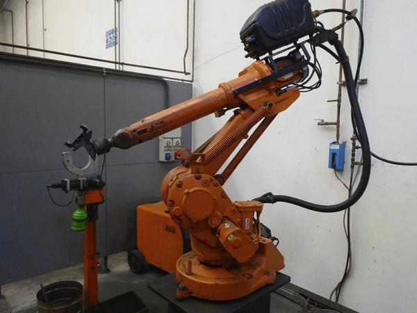 32#1838 Impianto robotizzato di saldatura Abb in vendita - foto 1