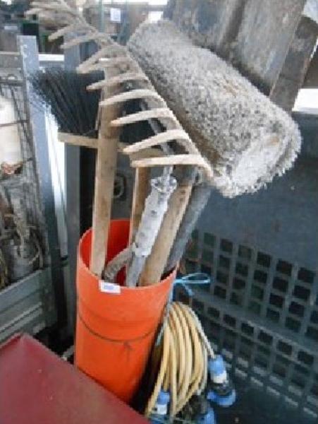 999#18710 Attrezzature varie e materiale edile in vendita - foto 6