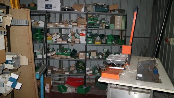 3#1897 Attrezzature ufficio e officina in vendita - foto 20