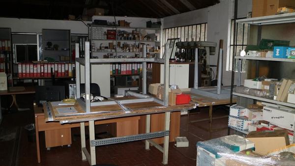 3#1897 Attrezzature ufficio e officina in vendita - foto 25