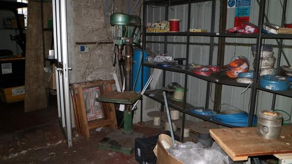 3#1897 Attrezzature ufficio e officina in vendita - foto 44