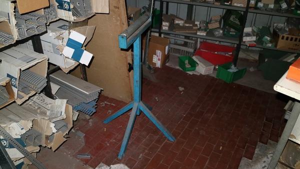 3#1897 Attrezzature ufficio e officina in vendita - foto 48