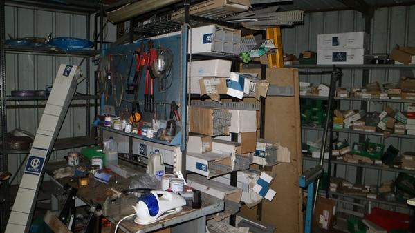 3#1897 Attrezzature ufficio e officina in vendita - foto 49
